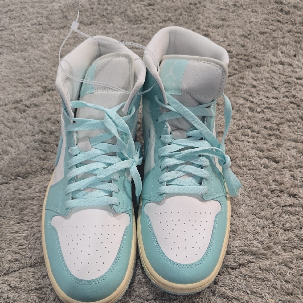 NIKE AIR Jordan 1 Mid Light Dew Womens Classic Sneakers. New W/O Tag - Picture 2 of 6